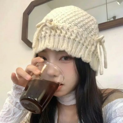 触碰的双手